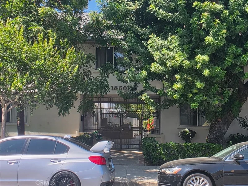 18601 Collins Street D7