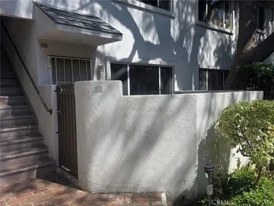 18601 Collins Street D7 photo 2