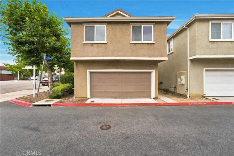 13471 Sunny Palms Ln