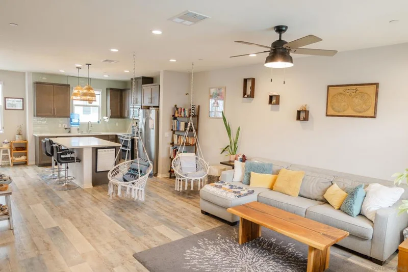 505 Lark Way