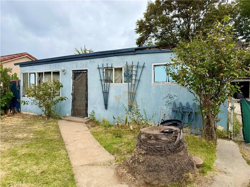 17522 Elaine, Artesia, CA 90701