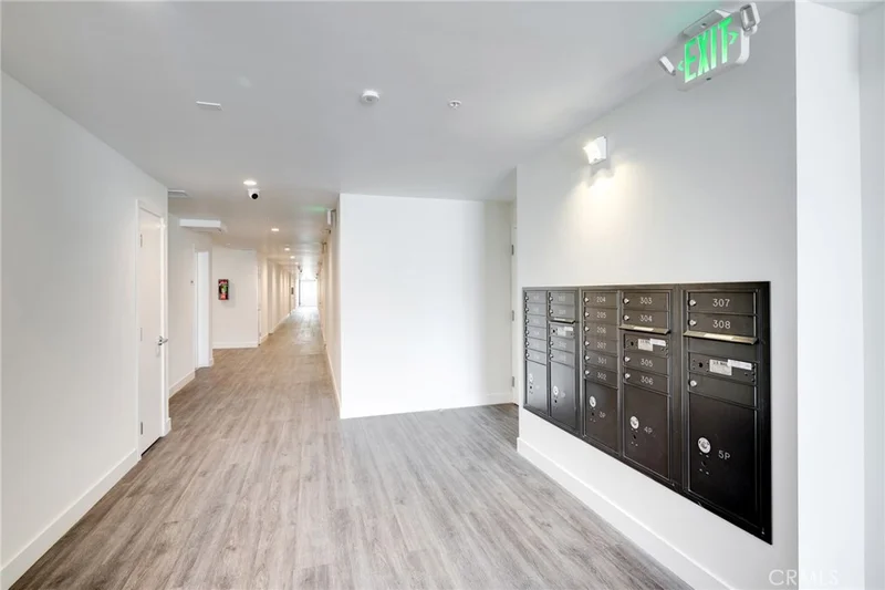 Photo 2 of 14526 Hartland Street 307