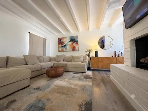 Interior 3