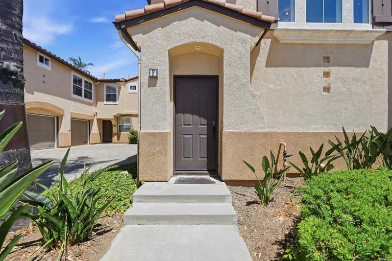 30451 Pelican Bay F photo 2