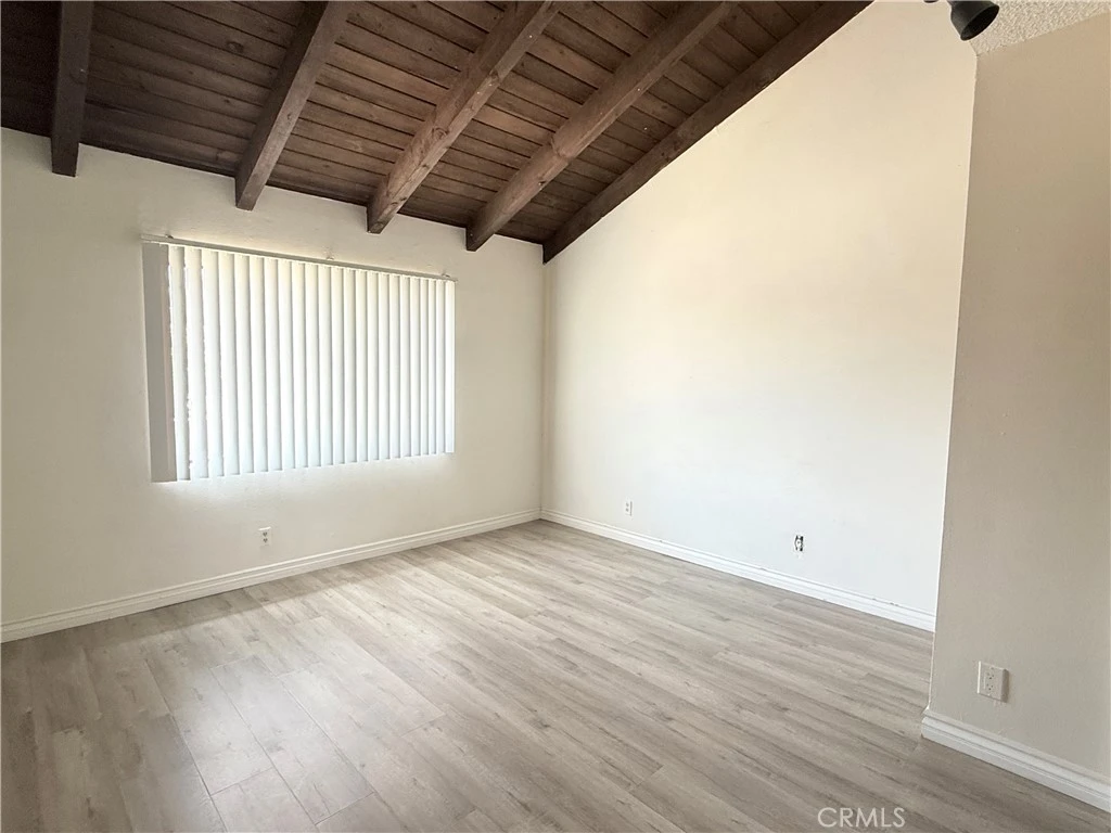 Interior 4