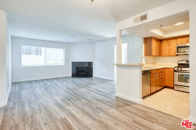 345 S Alexandria Avenue 224