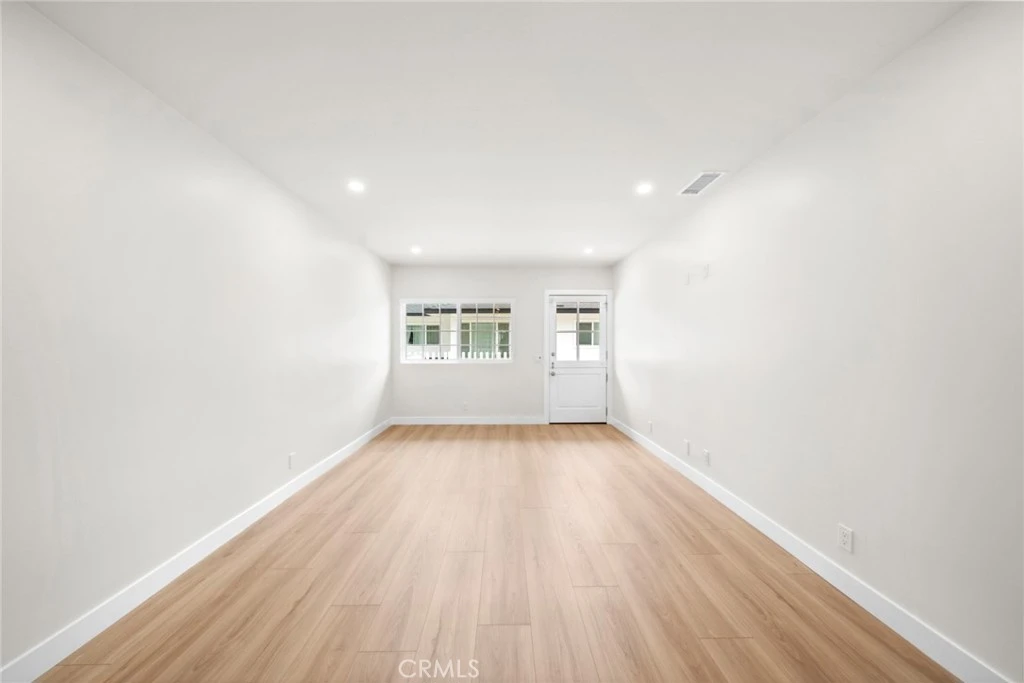 Interior 4