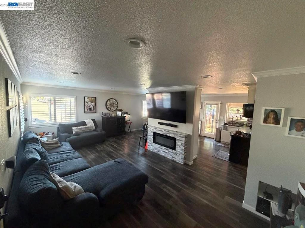 Interior 4