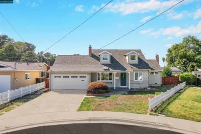 2309 Julia Ct photo 2