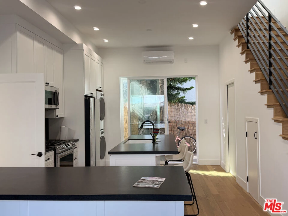 Interior 4
