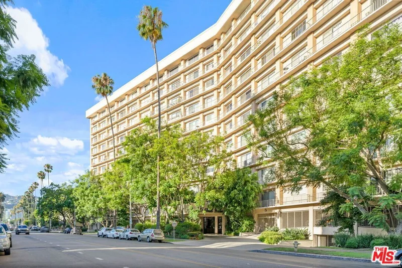 100 S Doheny Drive 1001