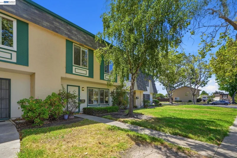 27540 Ponderosa Ct