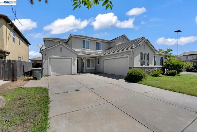 253 Lilac Ln
