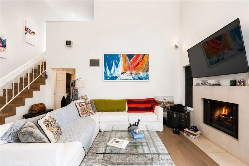 432 S Hamel Road 302