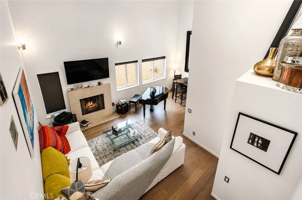 Interior 4