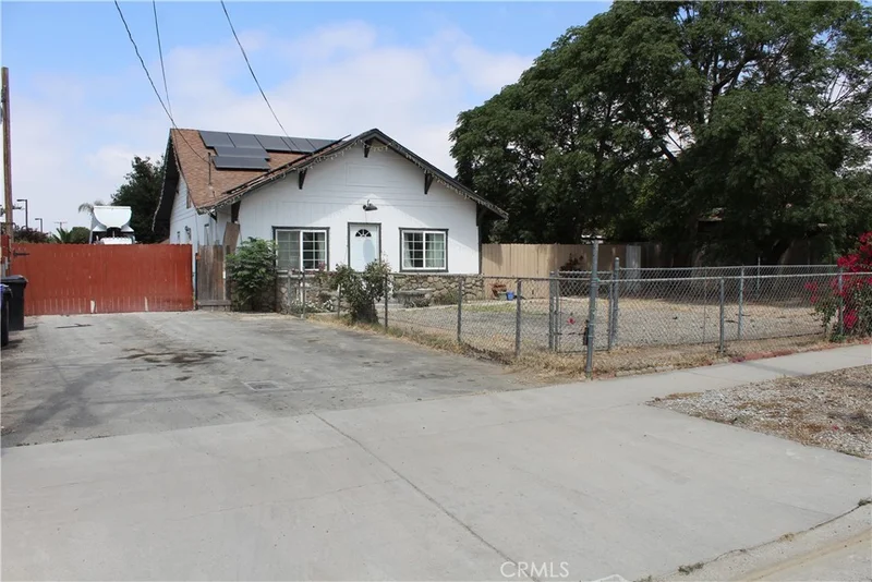 8296 Cypress photo 2