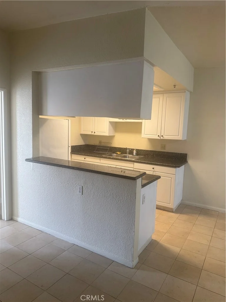1015 N parton H photo 2