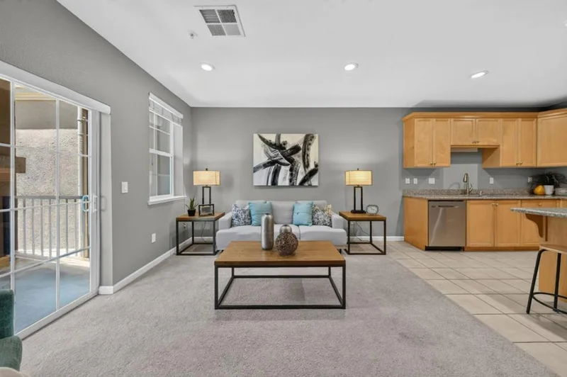 88 N Jackson Avenue 307