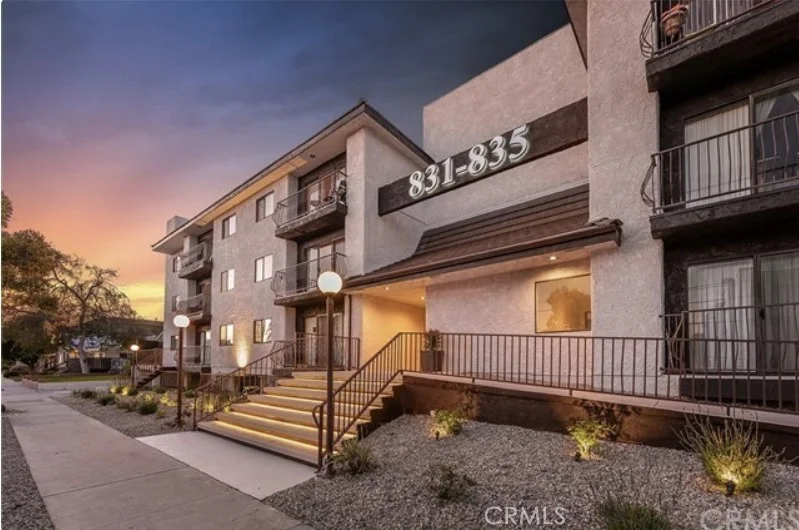 835 E Lomita 208