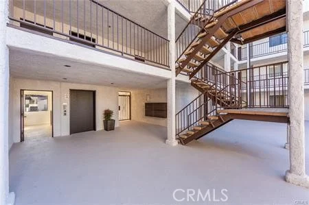 835 E Lomita 208 photo 2