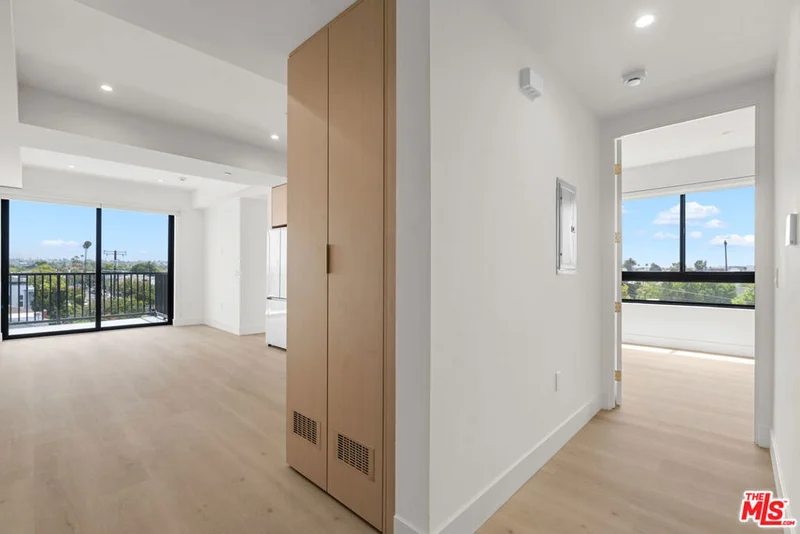 1808 Lincoln Boulevard 413