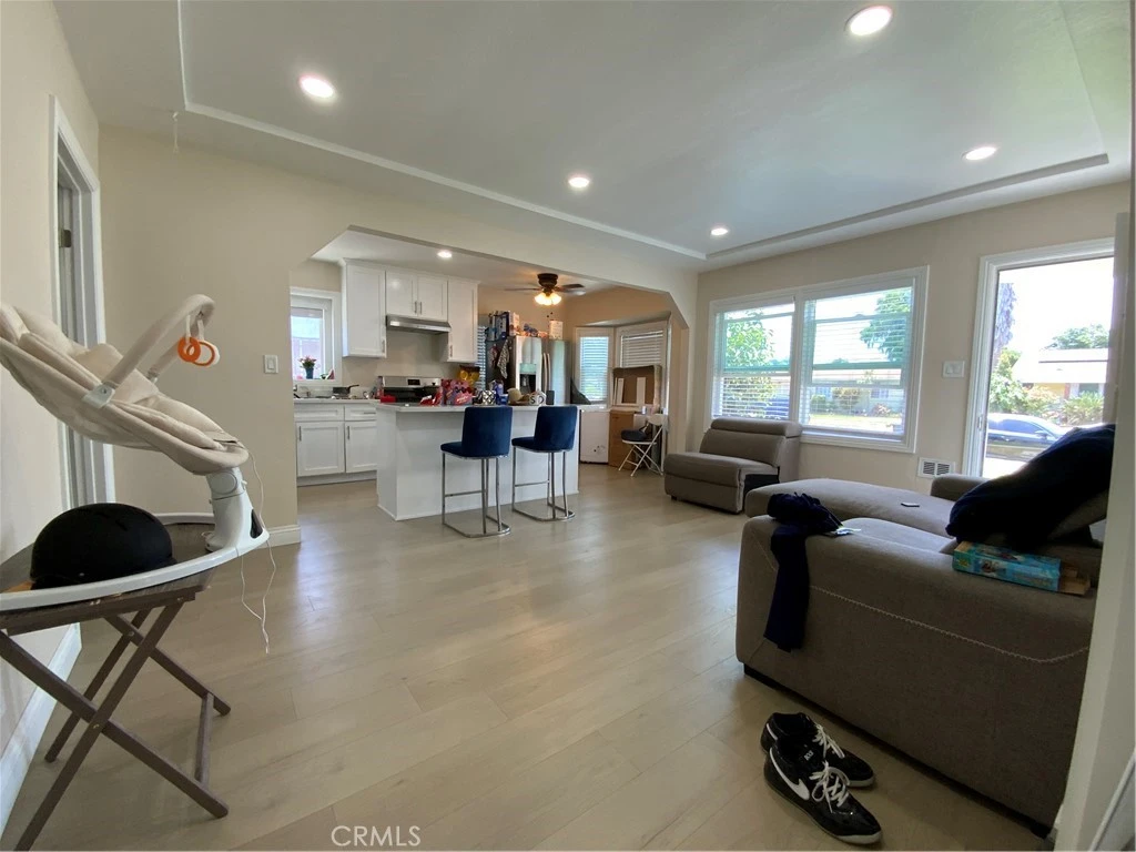 Interior 4