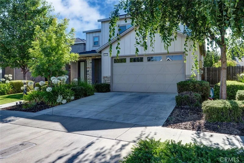 3774 Magellan photo 2