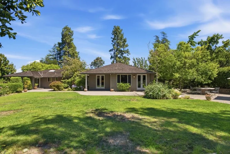 13565 Wendy Lane photo 2