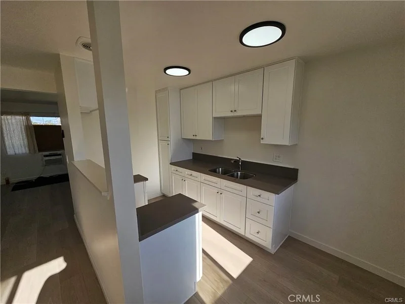 554 E Hurst 4