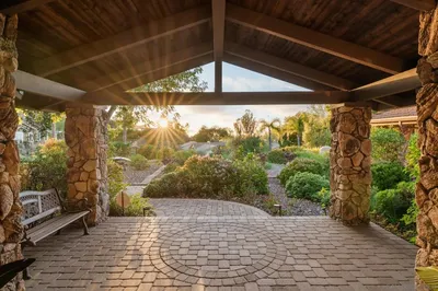 15943 Ranch Hollow Rd photo 2