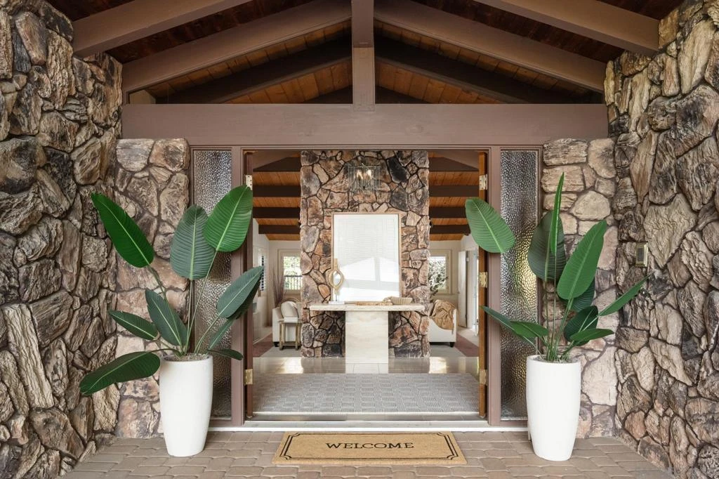 Interior 2