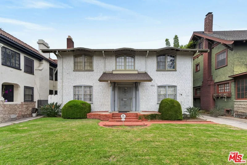2215 W 21st Street