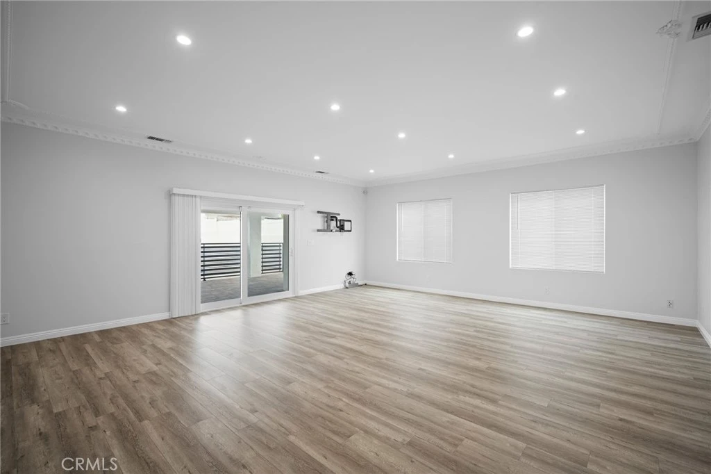 Interior 3