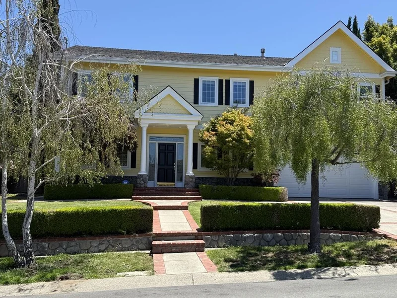 49 W Summit Drive