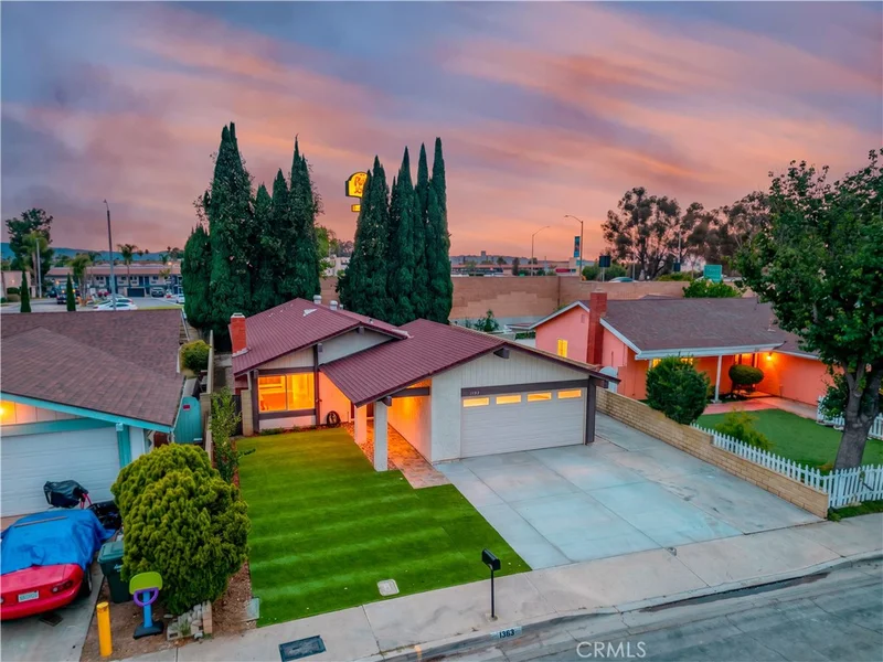 Photo 2 of 1363 Custoza Avenue