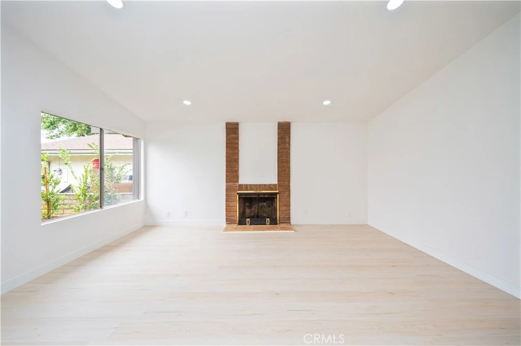 Interior 3