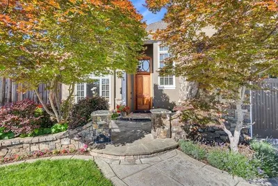3813 Mountcliffe Court