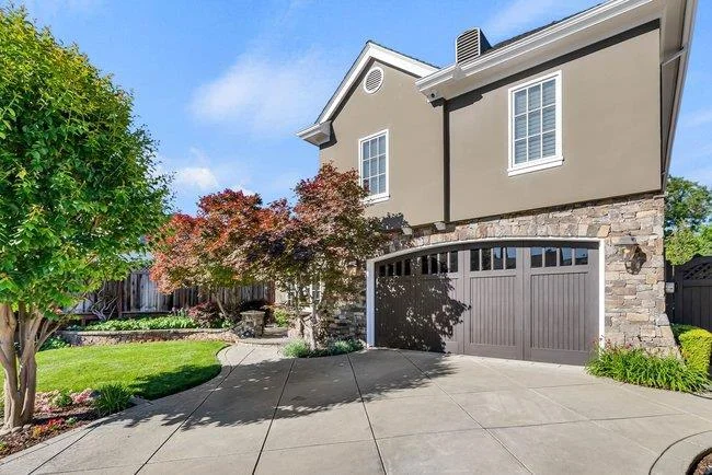 Photo 2 of 3813 Mountcliffe Court