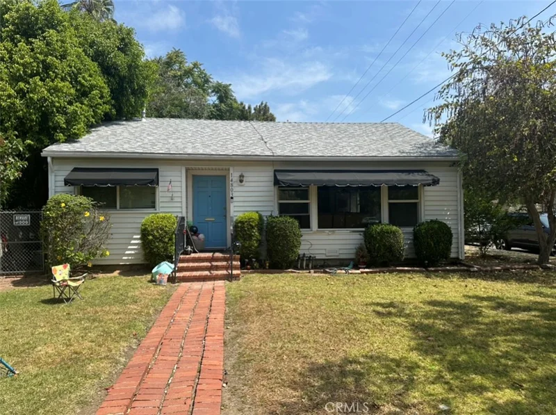 14803 Hartsook, Sherman Oaks, CA 91403