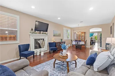 2723 Vine