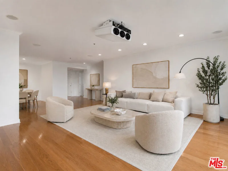 Photo 2 of 10724 Wilshire Boulevard 1001