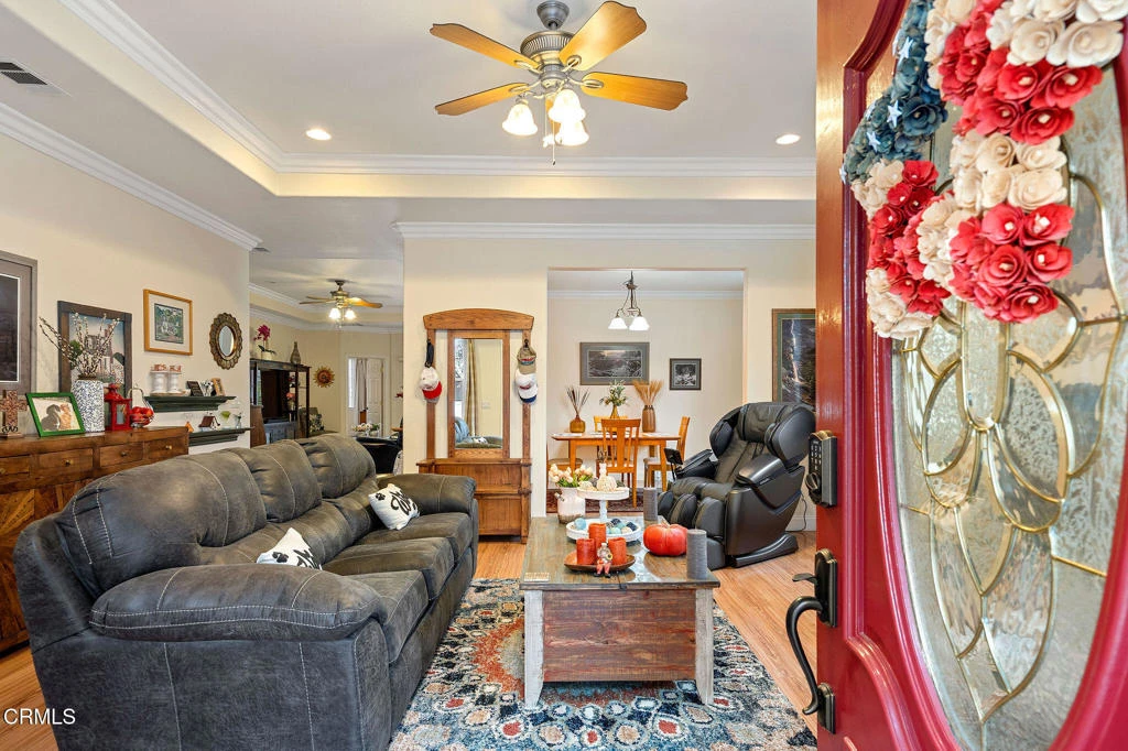 Interior 4