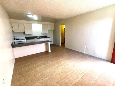 11661 11665 White Avenue 4 photo 2