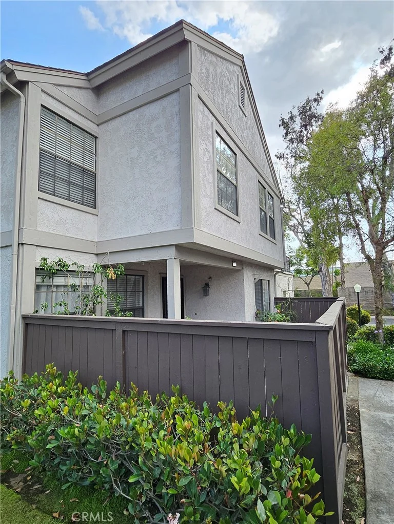 Photo 2 of 9060 Candlestick Lane