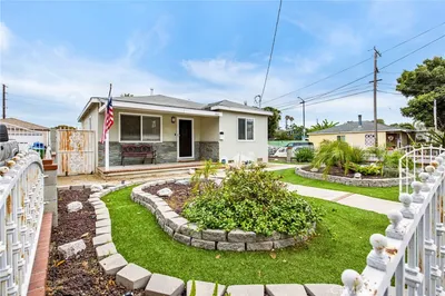 1502 Lakme Avenue photo 2