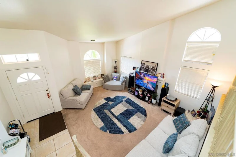 1830 Carolyn Drive photo 2