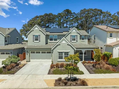 445 Russell Way