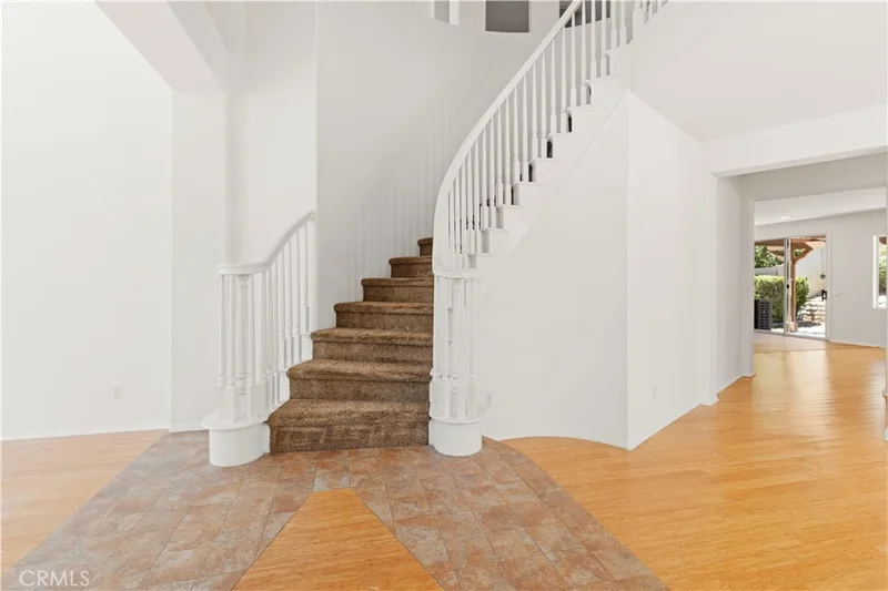 28549 Silverking Trail photo 2
