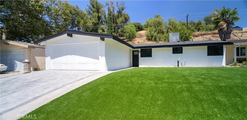 Photo 2 of 27316 Altamere Avenue