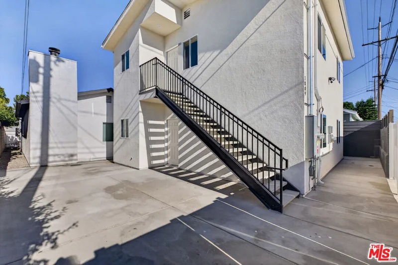 1809 N Avon Street 201